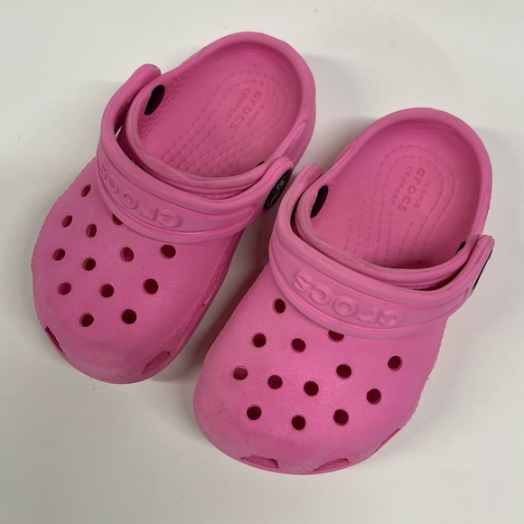 Crocs 6 toddler Classic Pink Slip On Clogs Sandals 0657 - Picture 1 of 8